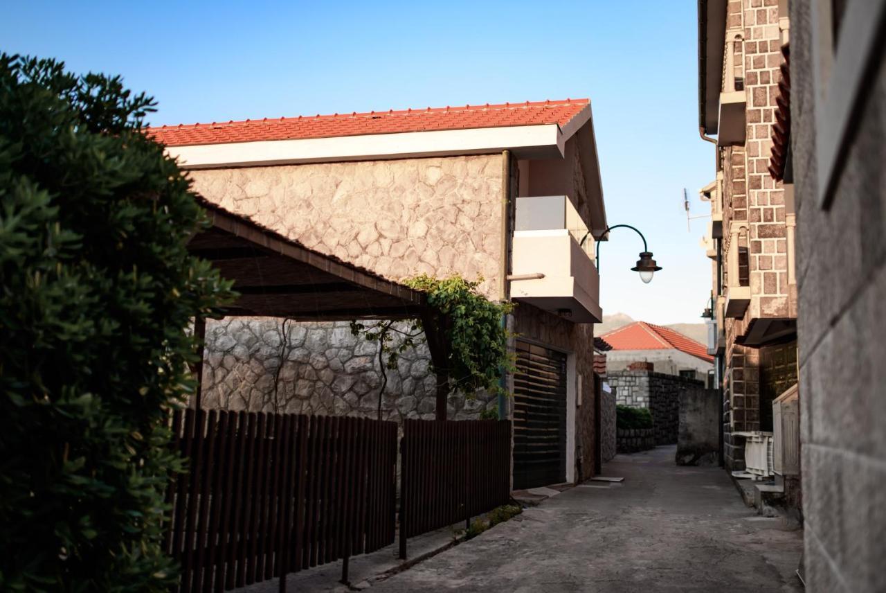Apartments Ponta Krasici Tivat Ngoại thất bức ảnh